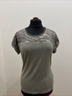 TUZZI Women's Olive Green Sequin Yoke Tee